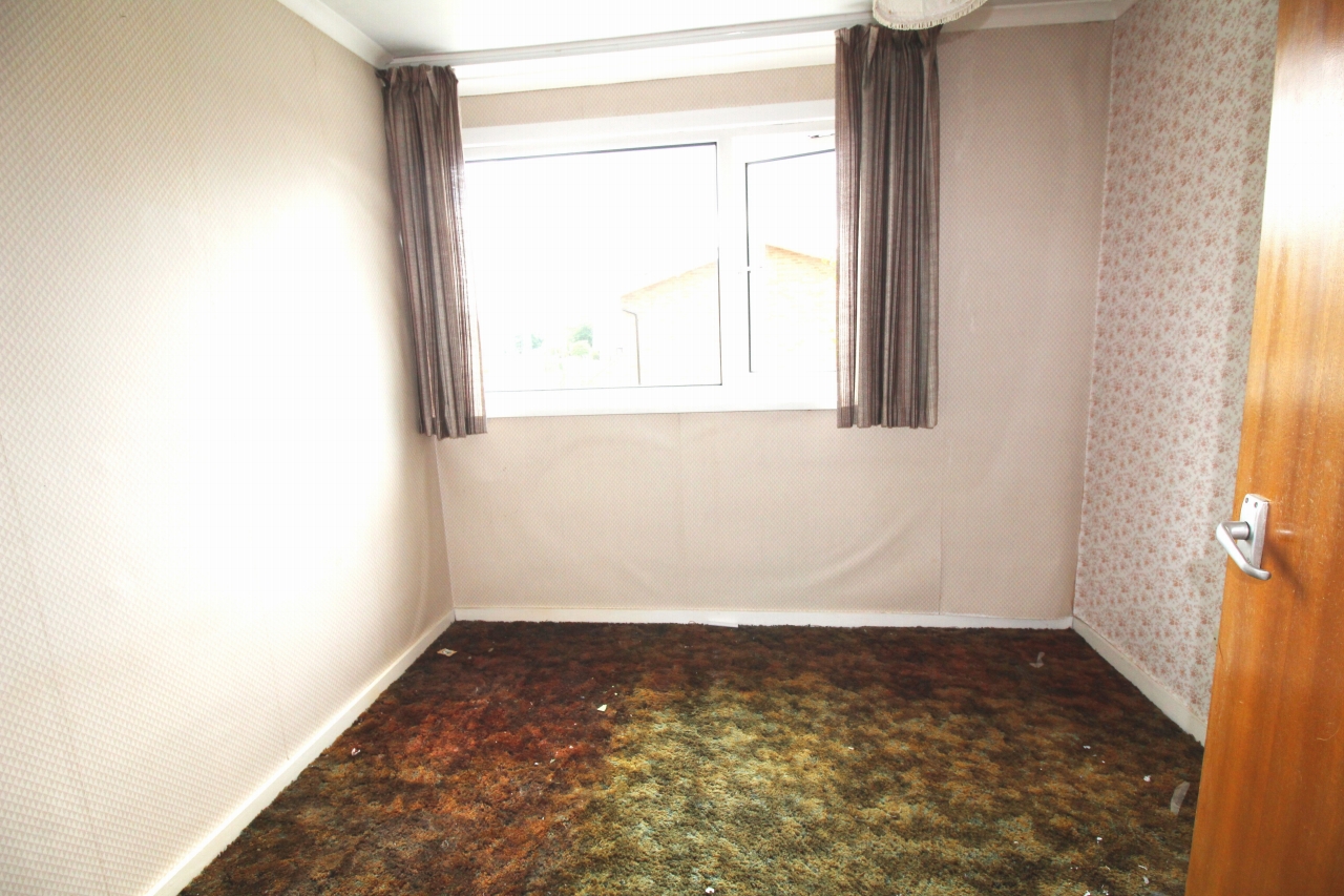 3 bedroom end terraced house SSTC in Solihull - photograph 8.