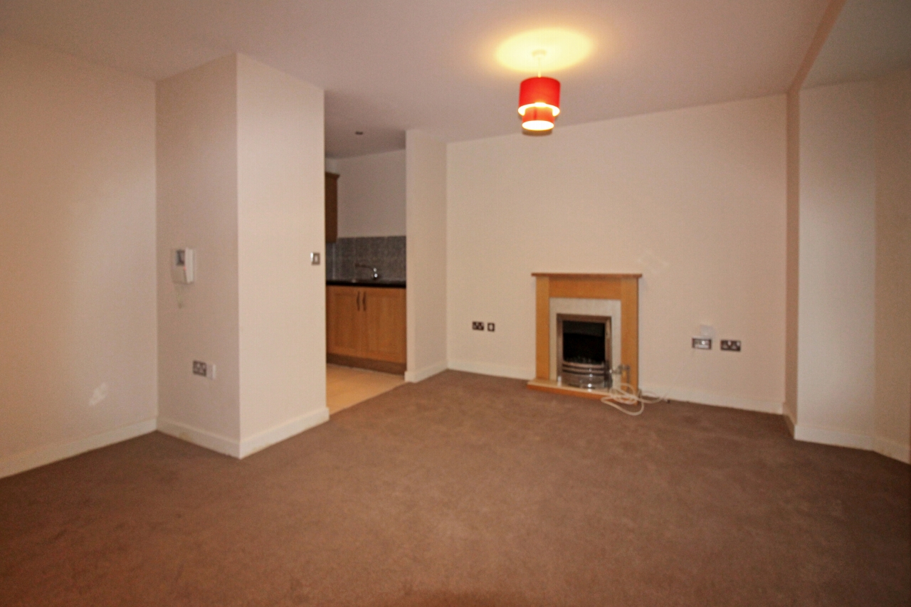 2 bedroom ground floor apartment Application Made in Solihull - photograph 3.