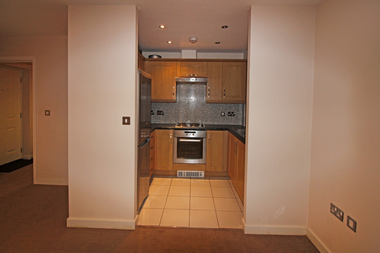 2 bedroom ground floor apartment Application Made in Solihull - photograph 4.