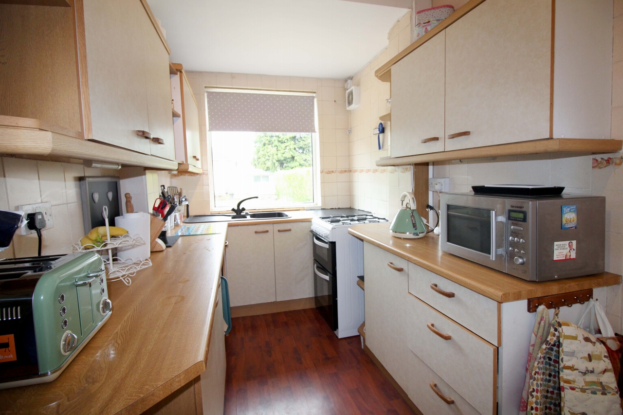 3 bedroom semi detached house SSTC in Solihull - photograph 5.