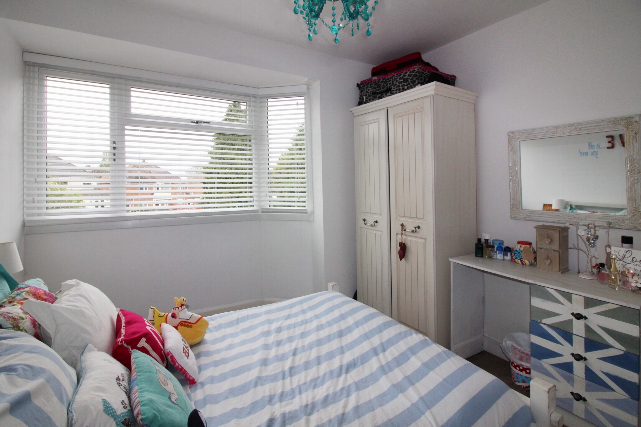 3 bedroom semi detached house SSTC in Solihull - photograph 7.