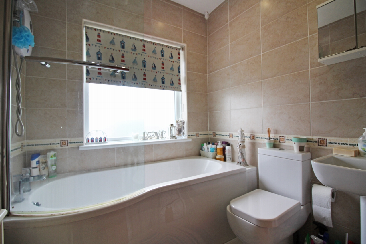 3 bedroom semi detached house SSTC in Solihull - photograph 8.