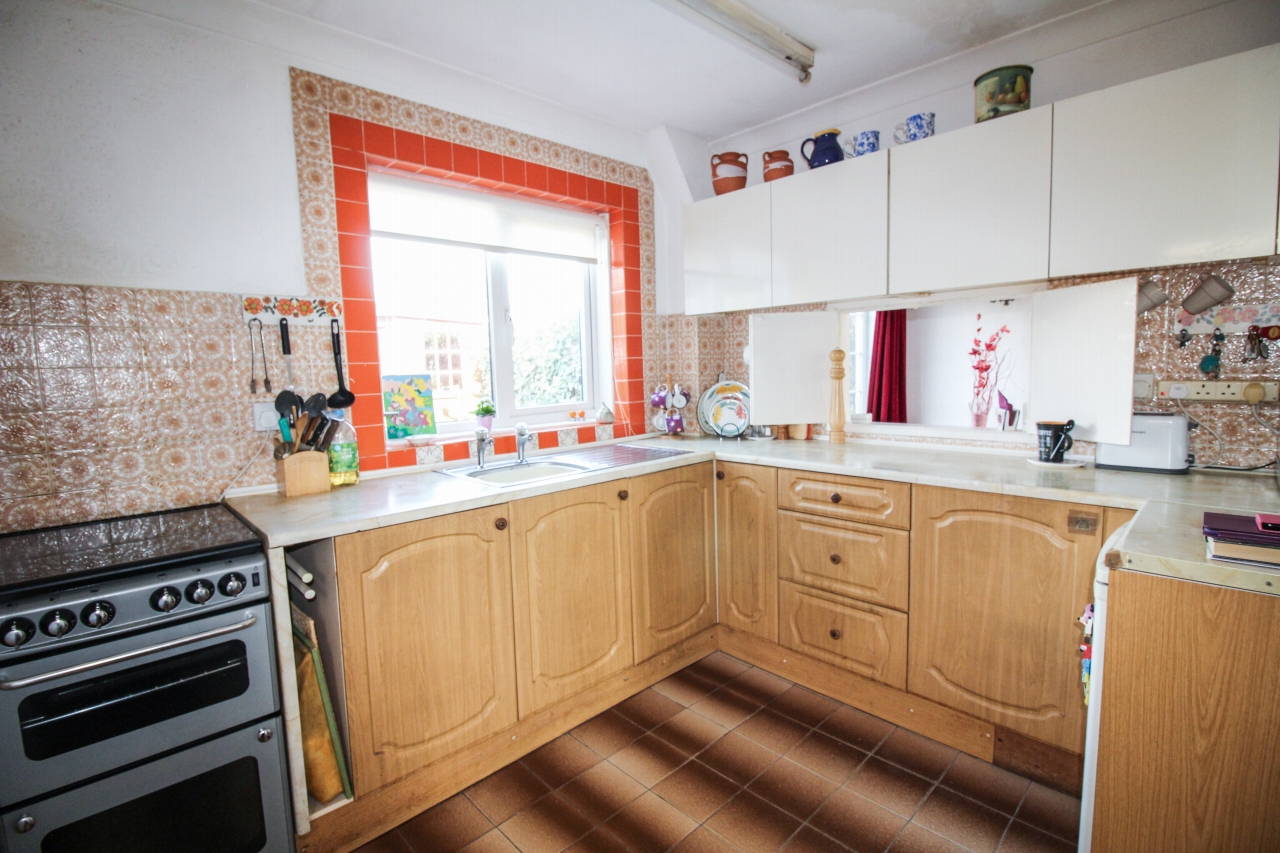 3 bedroom semi detached house SSTC in Solihull - photograph 5.