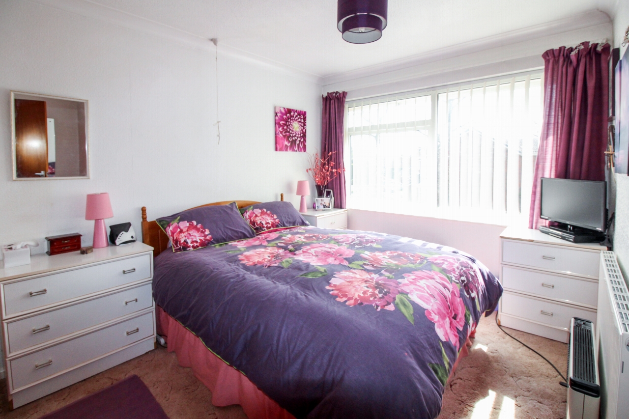 3 bedroom semi detached house SSTC in Solihull - photograph 7.