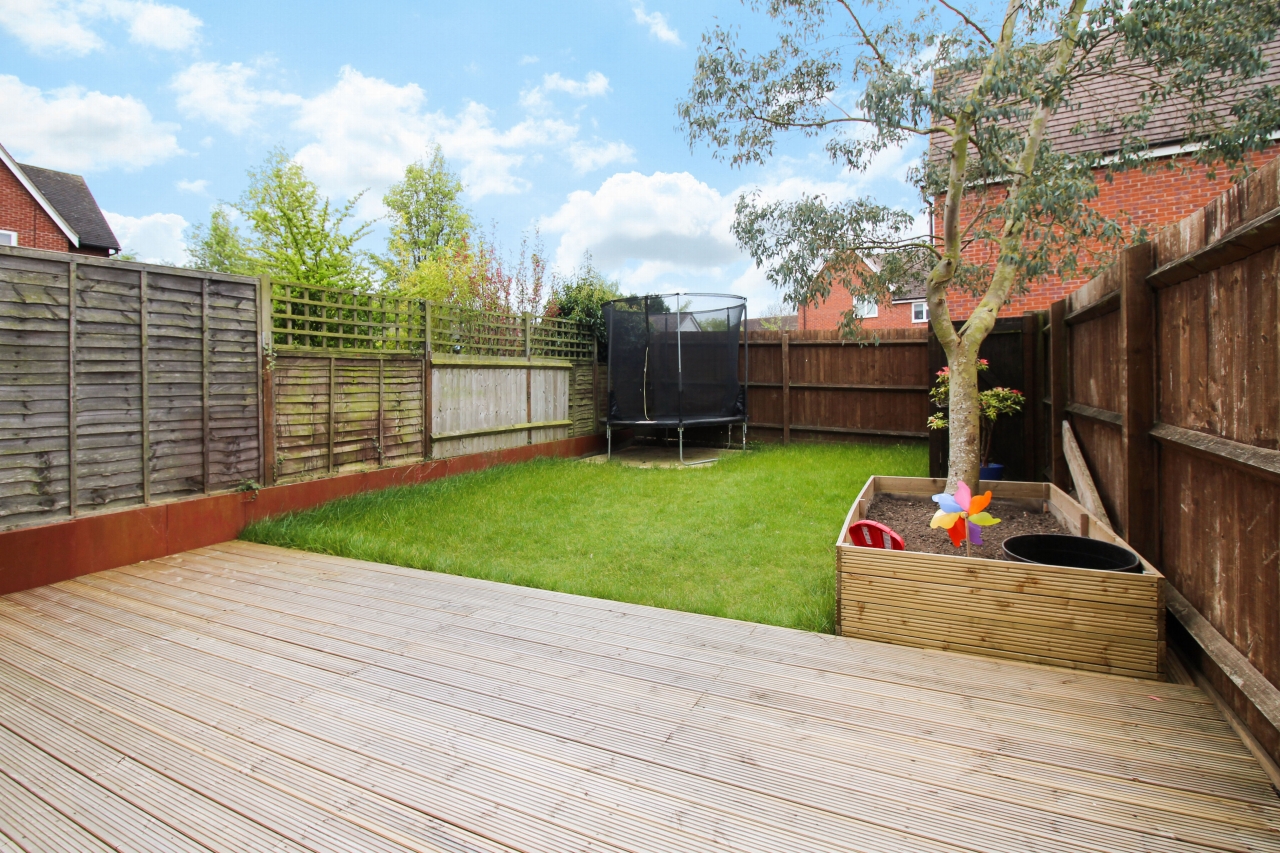 3 bedroom end terraced house SSTC in Solihull - photograph 6.