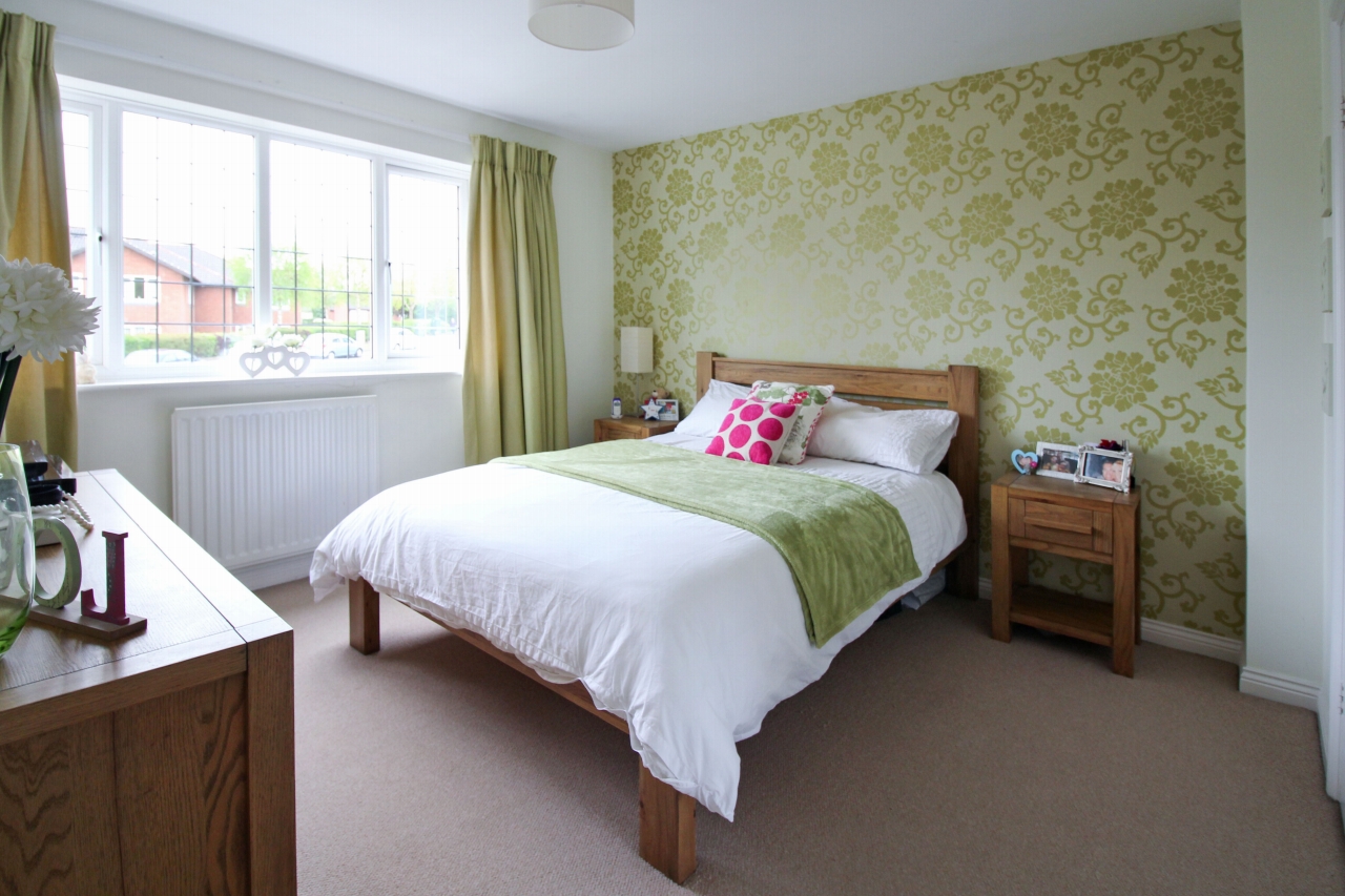 3 bedroom end terraced house SSTC in Solihull - photograph 7.