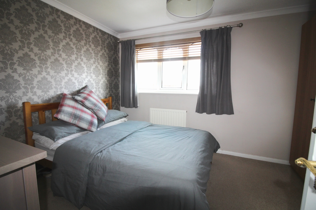 2 bedroom semi detached house SSTC in Solihull - photograph 8.