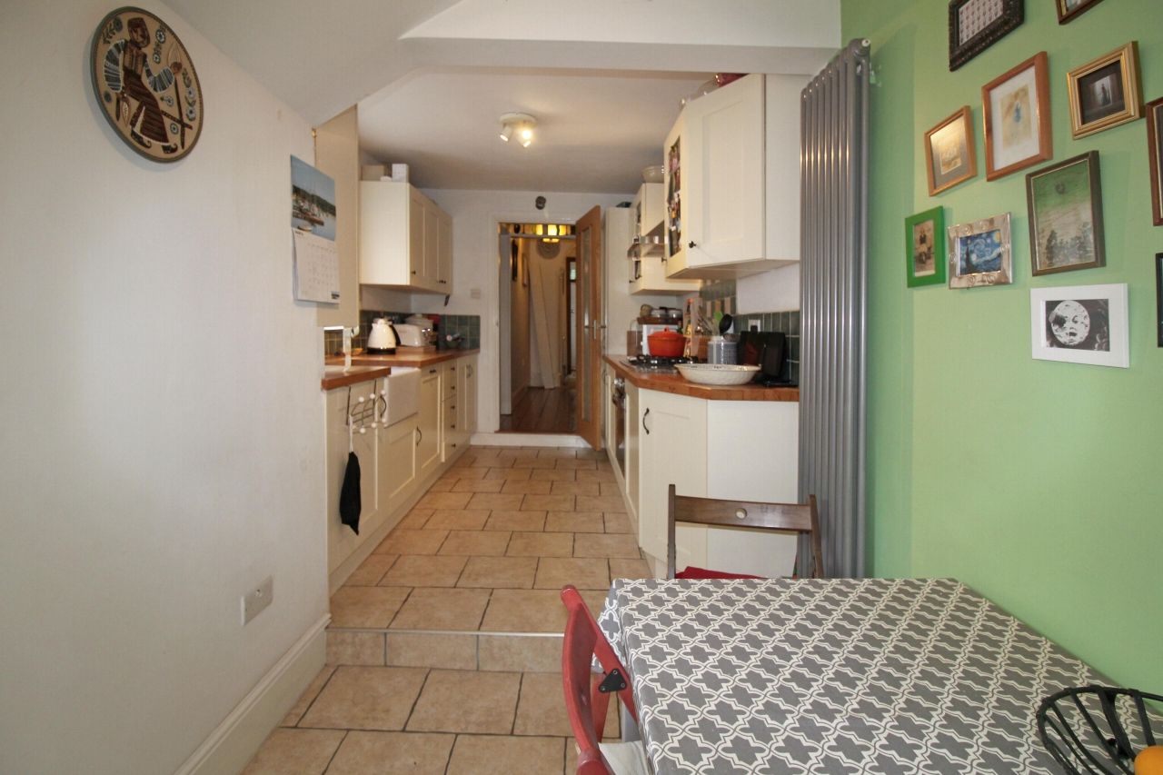 3 bedroom mid terraced house SSTC in Birmingham - photograph 5.