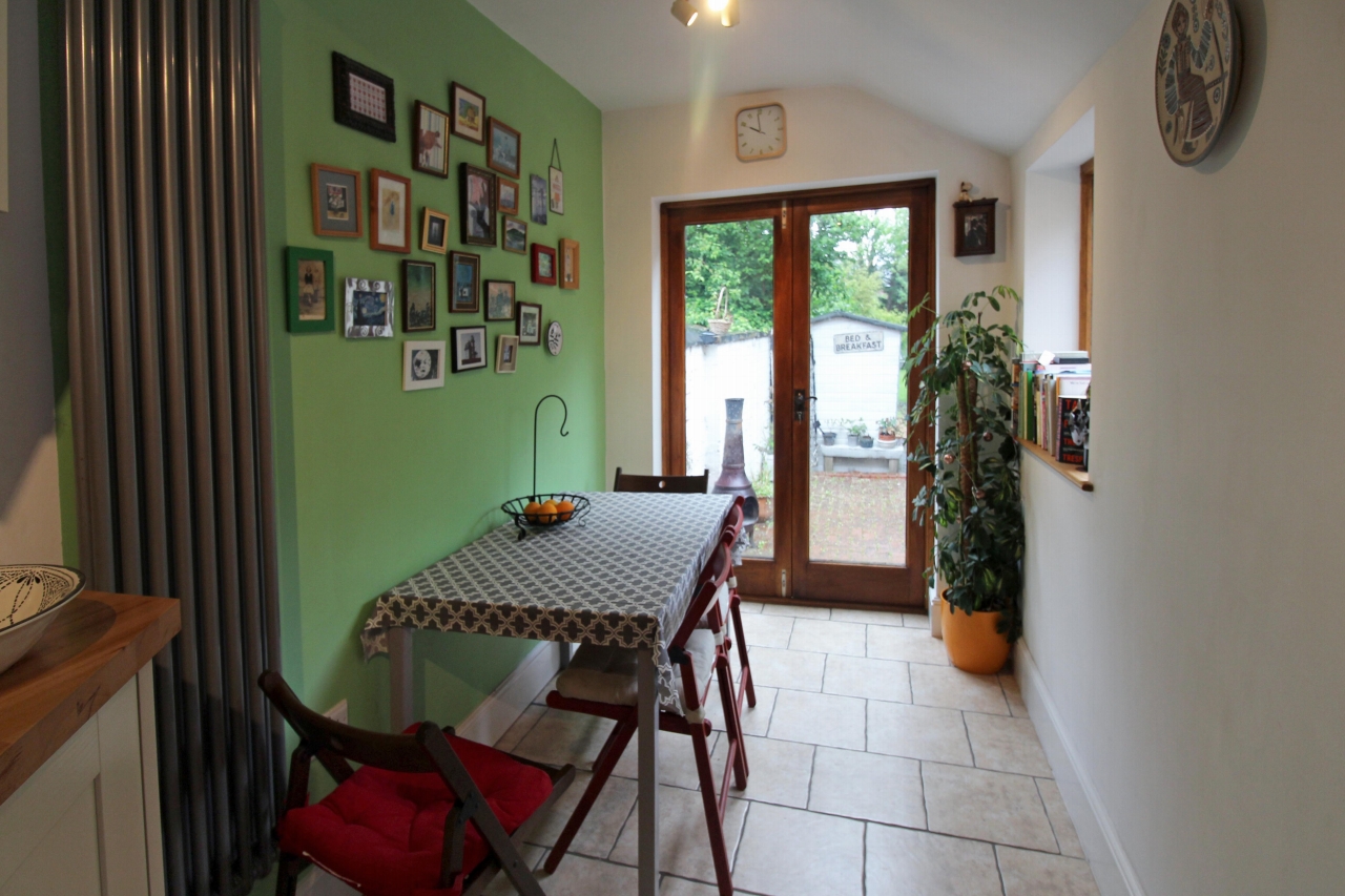 3 bedroom mid terraced house SSTC in Birmingham - photograph 6.