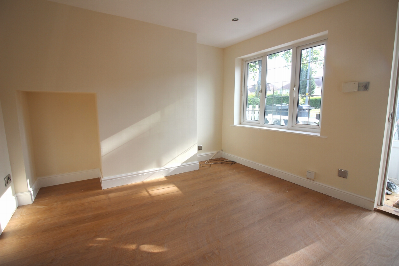 2 bedroom mid terraced house SSTC in Birmingham - photograph 3.