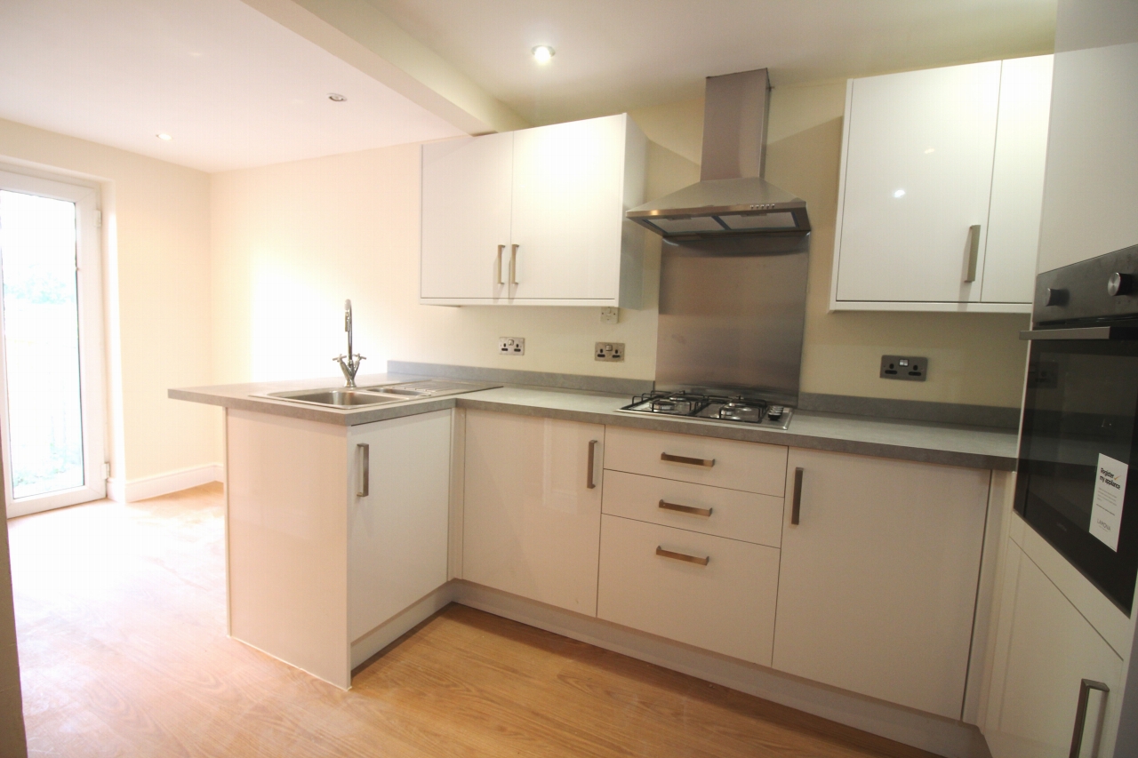 2 bedroom mid terraced house SSTC in Birmingham - photograph 2.