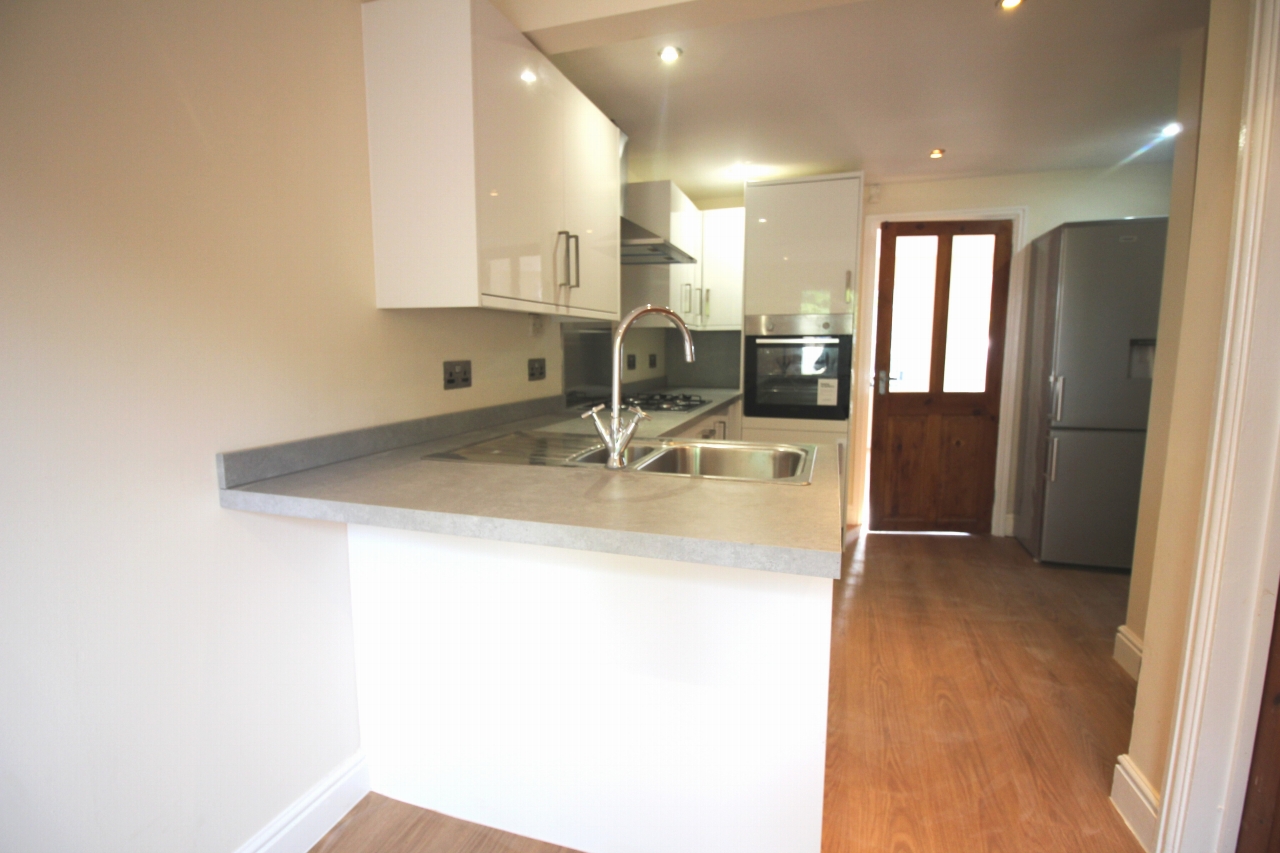 2 bedroom mid terraced house SSTC in Birmingham - photograph 4.