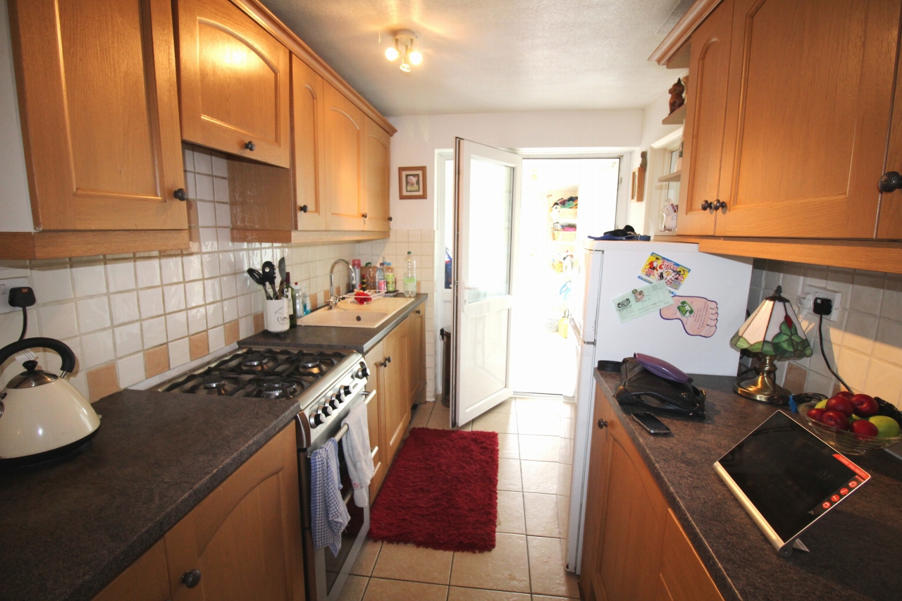 2 bedroom mid terraced house SSTC in Solihull - photograph 3.