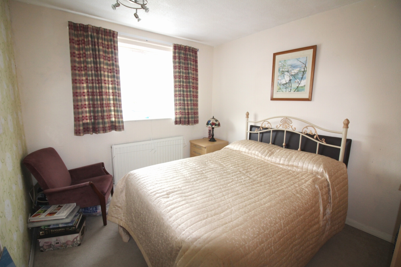 2 bedroom mid terraced house SSTC in Solihull - photograph 8.