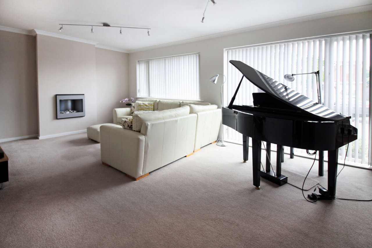 4 bedroom detached house SSTC in Solihull - photograph 8.