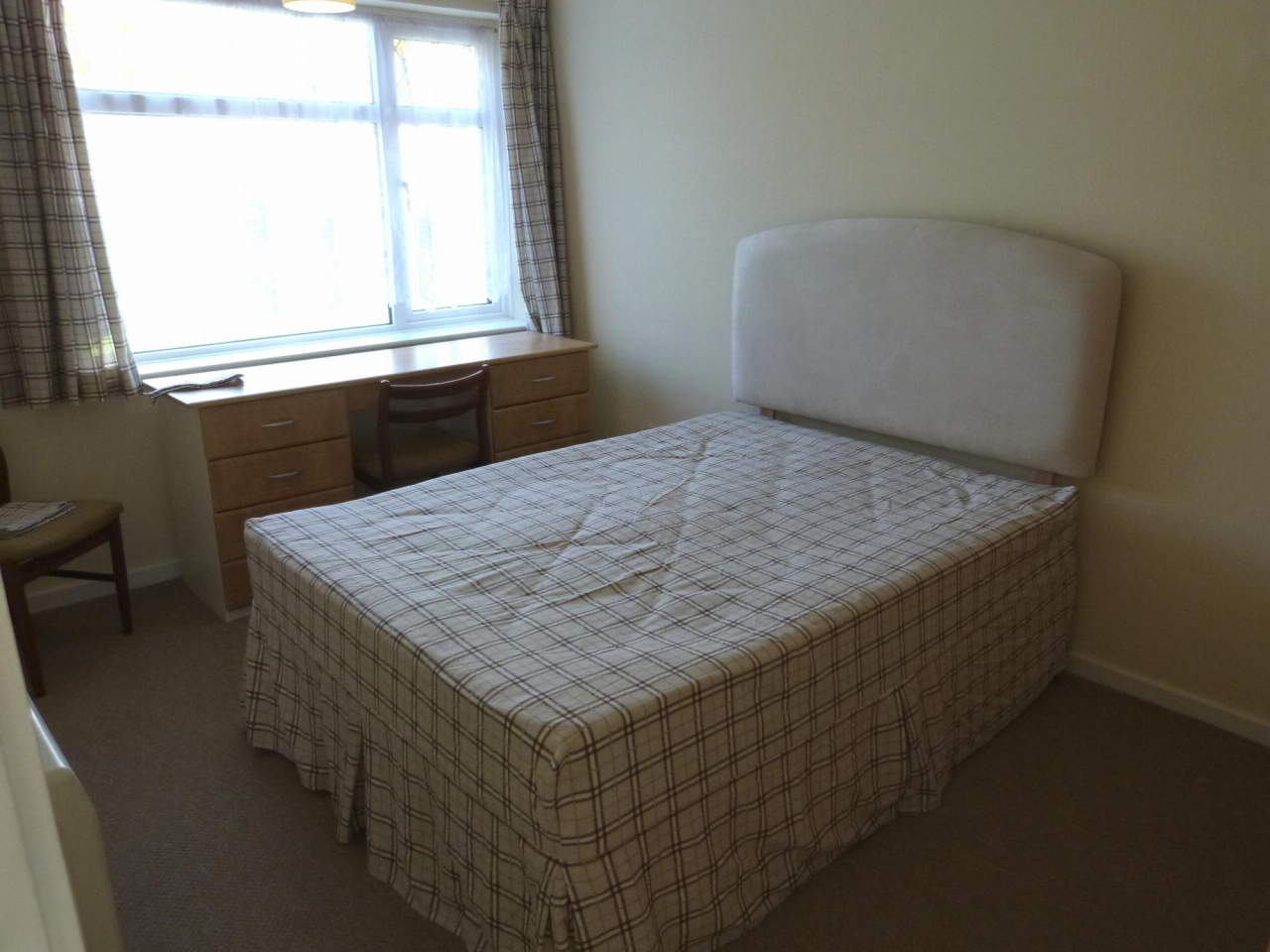 2 bedroom ground floor apartment SSTC in Solihull - photograph 8.