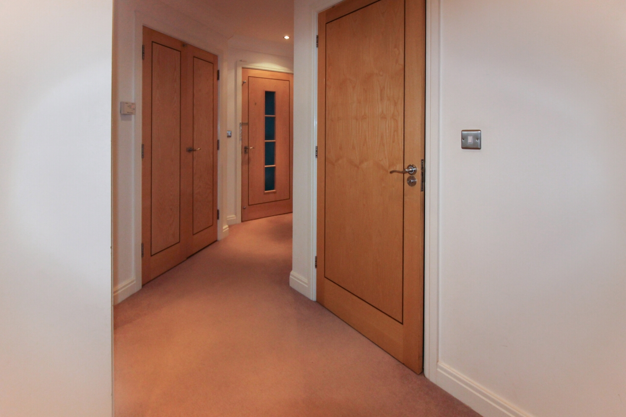 2 bedroom first floor apartment SSTC in Solihull - photograph 5.