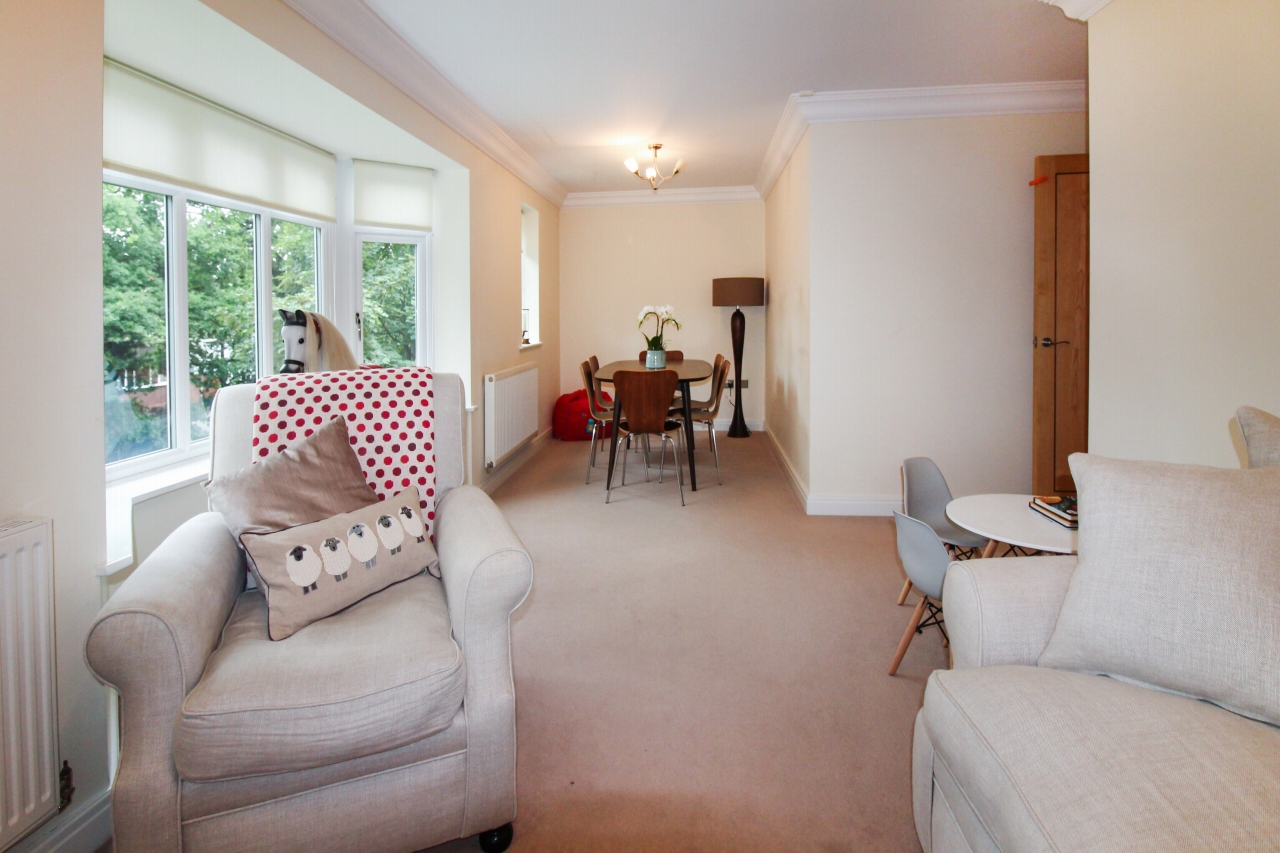 2 bedroom first floor apartment SSTC in Solihull - photograph 4.