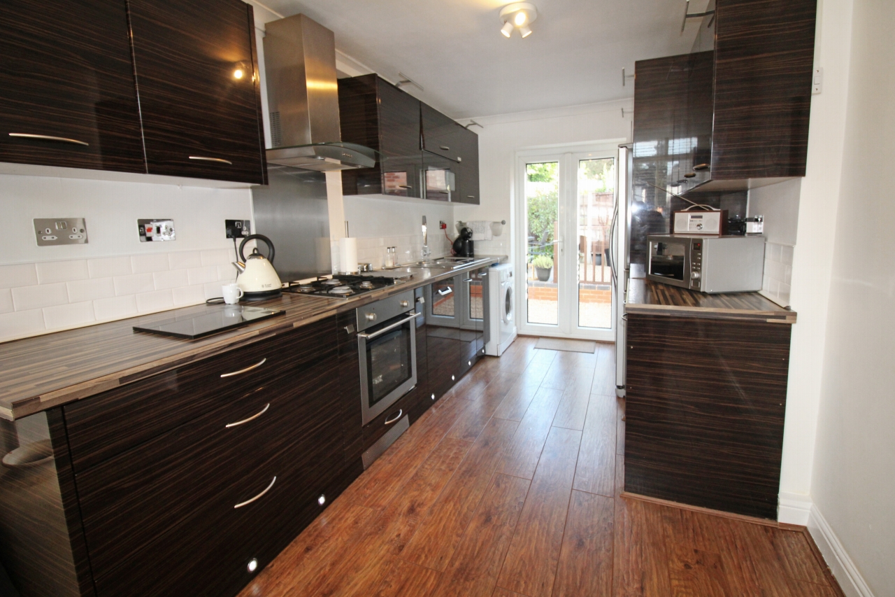 3 bedroom end terraced house SSTC in Solihull - photograph 3.