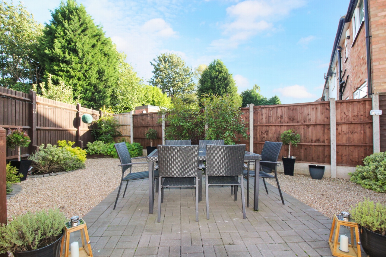 3 bedroom end terraced house SSTC in Solihull - photograph 8.