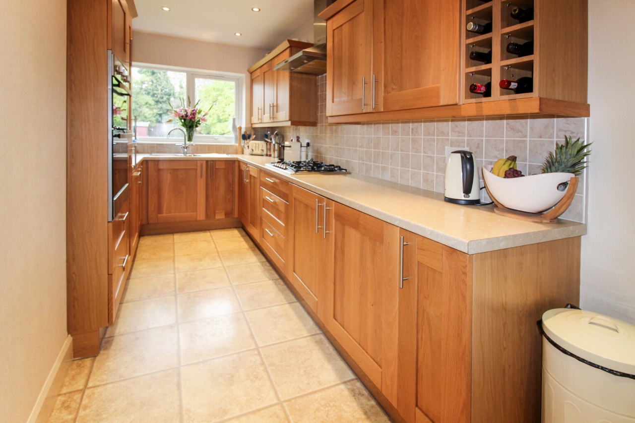 3 bedroom semi detached house SSTC in Solihull - photograph 4.