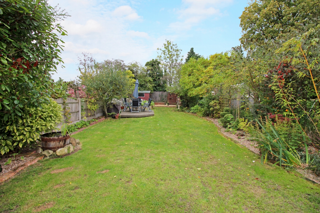 3 bedroom semi detached house SSTC in Solihull - photograph 6.