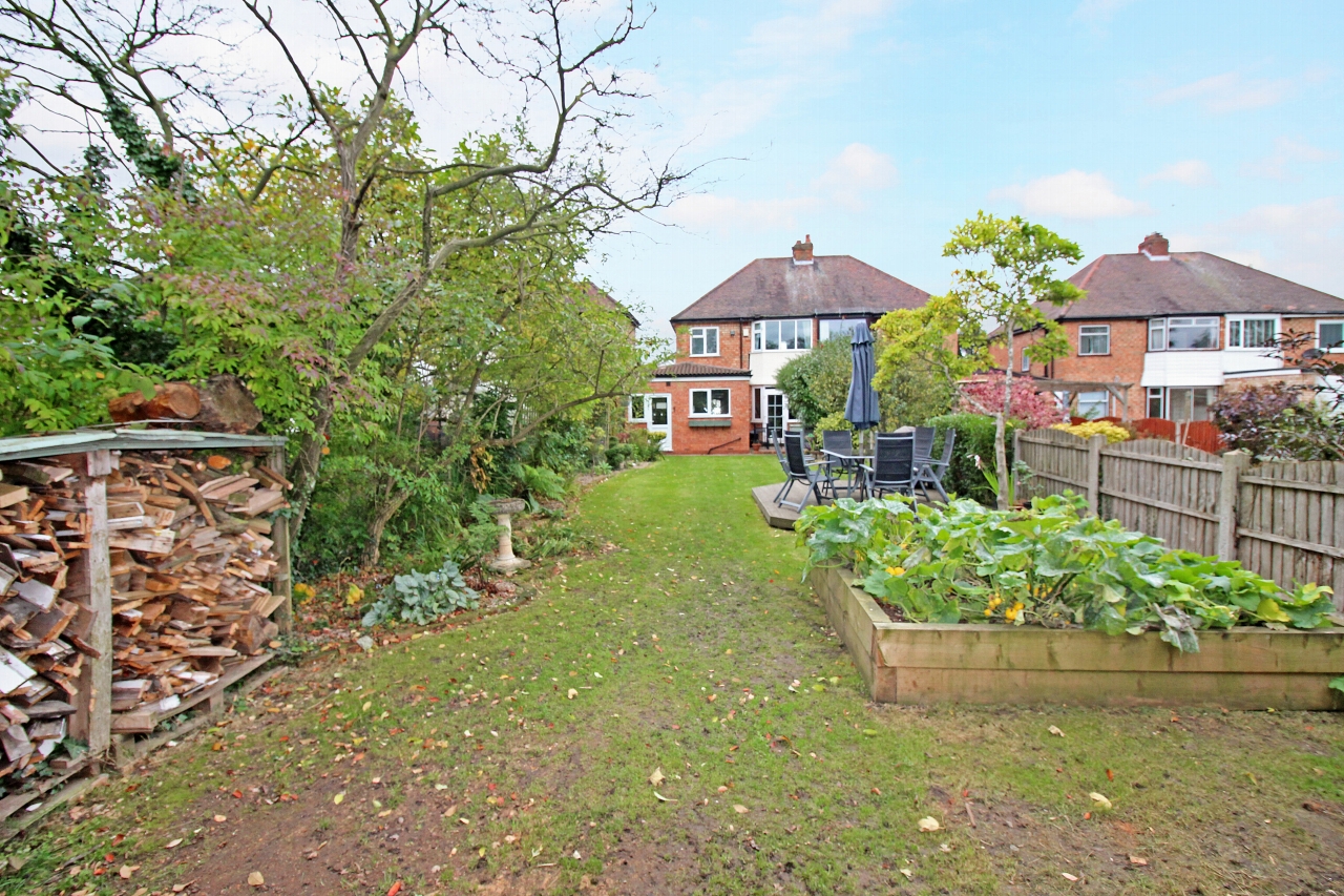 3 bedroom semi detached house SSTC in Solihull - photograph 14.