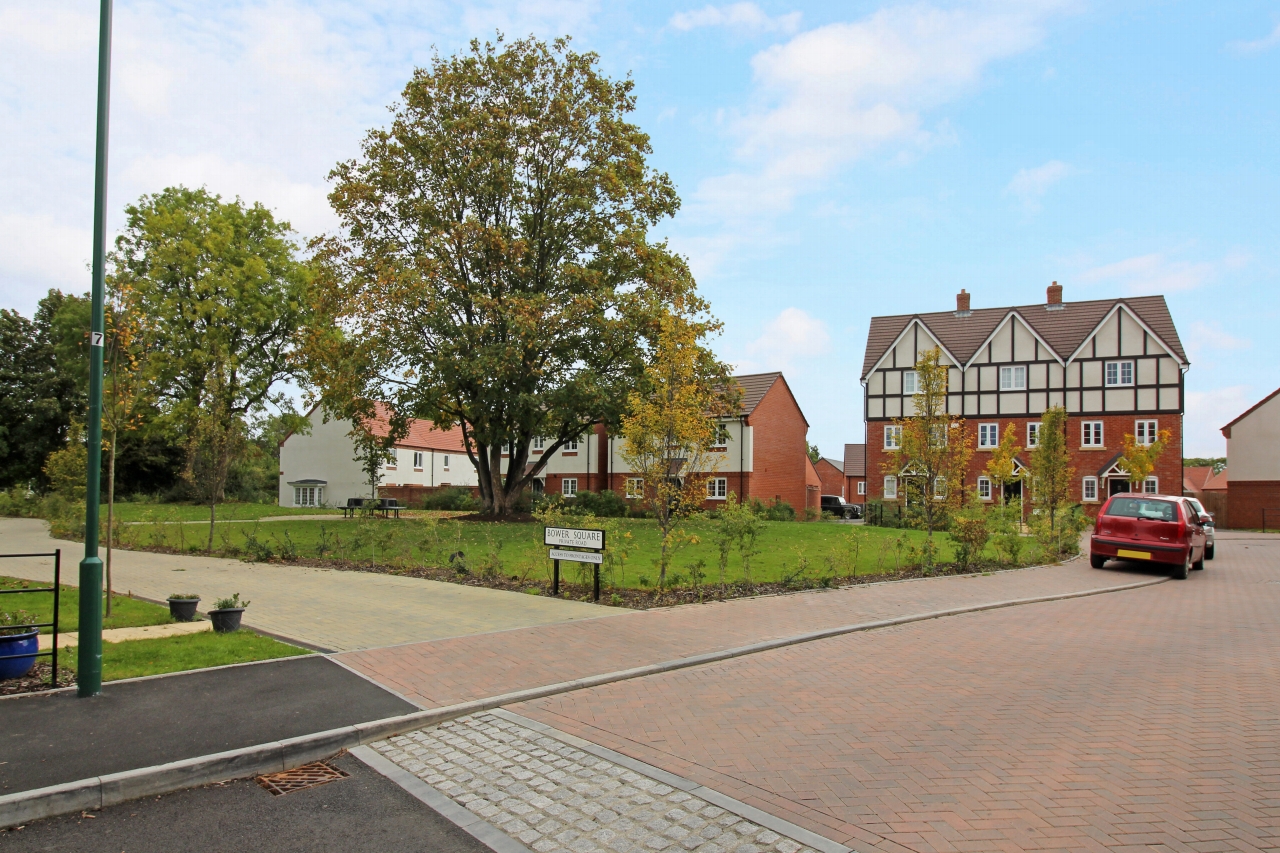 3 bedroom detached house SSTC in Solihull - photograph 17.