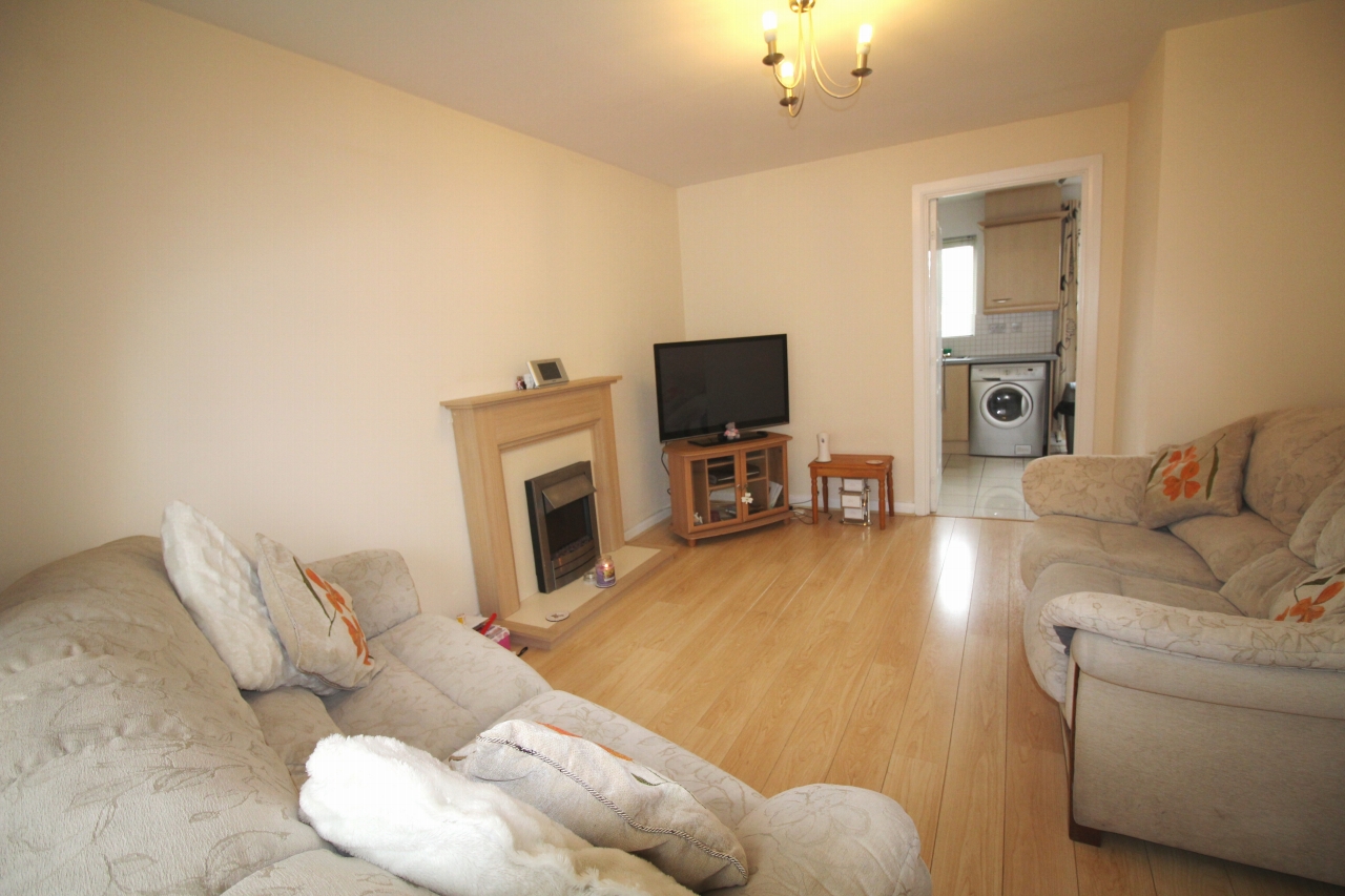 2 bedroom mid terraced house SSTC in Birmingham - photograph 7.