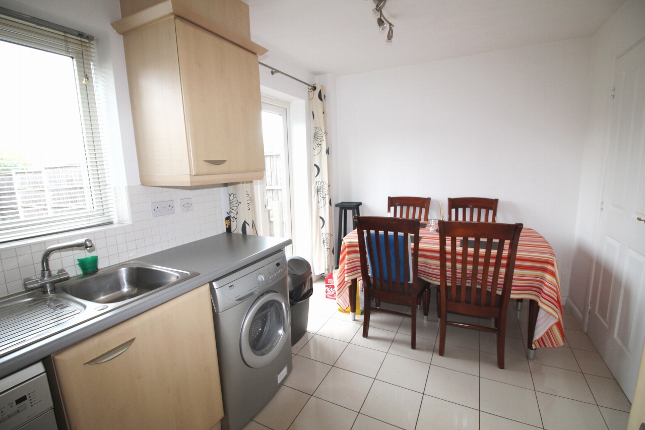 2 bedroom mid terraced house SSTC in Birmingham - photograph 4.