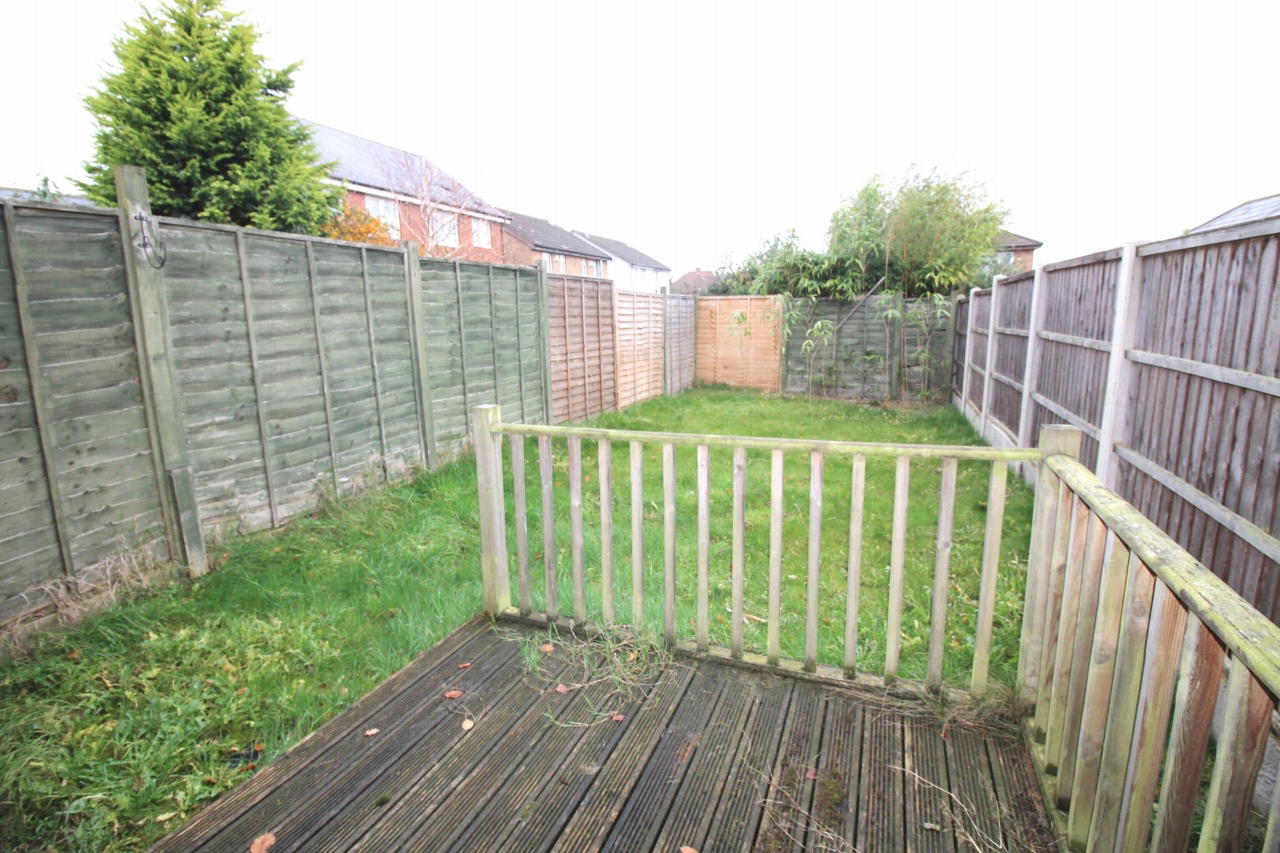 2 bedroom mid terraced house SSTC in Birmingham - photograph 8.