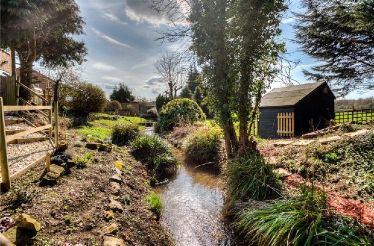 4 bedroom detached house SSTC in Alcester - photograph 15.