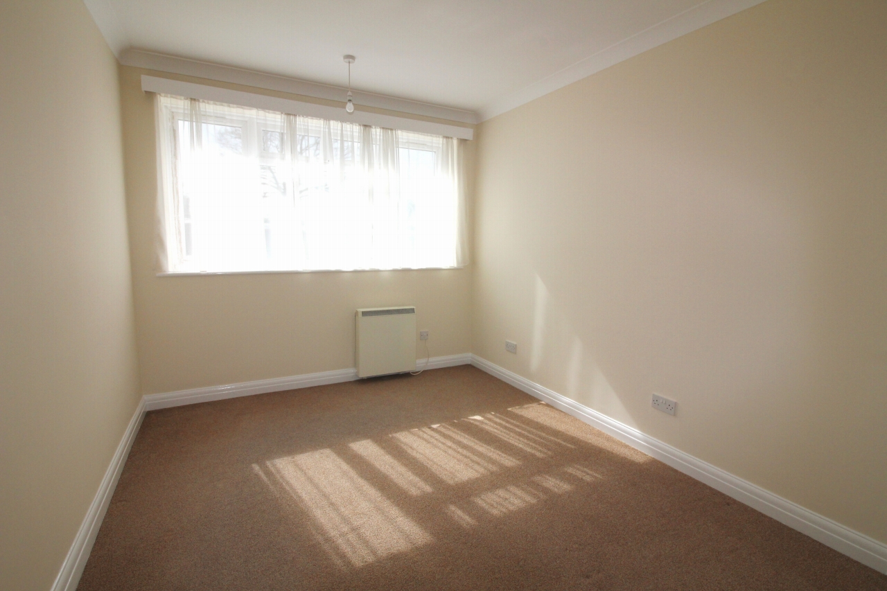 2 bedroom ground floor apartment SSTC in Solihull - photograph 7.