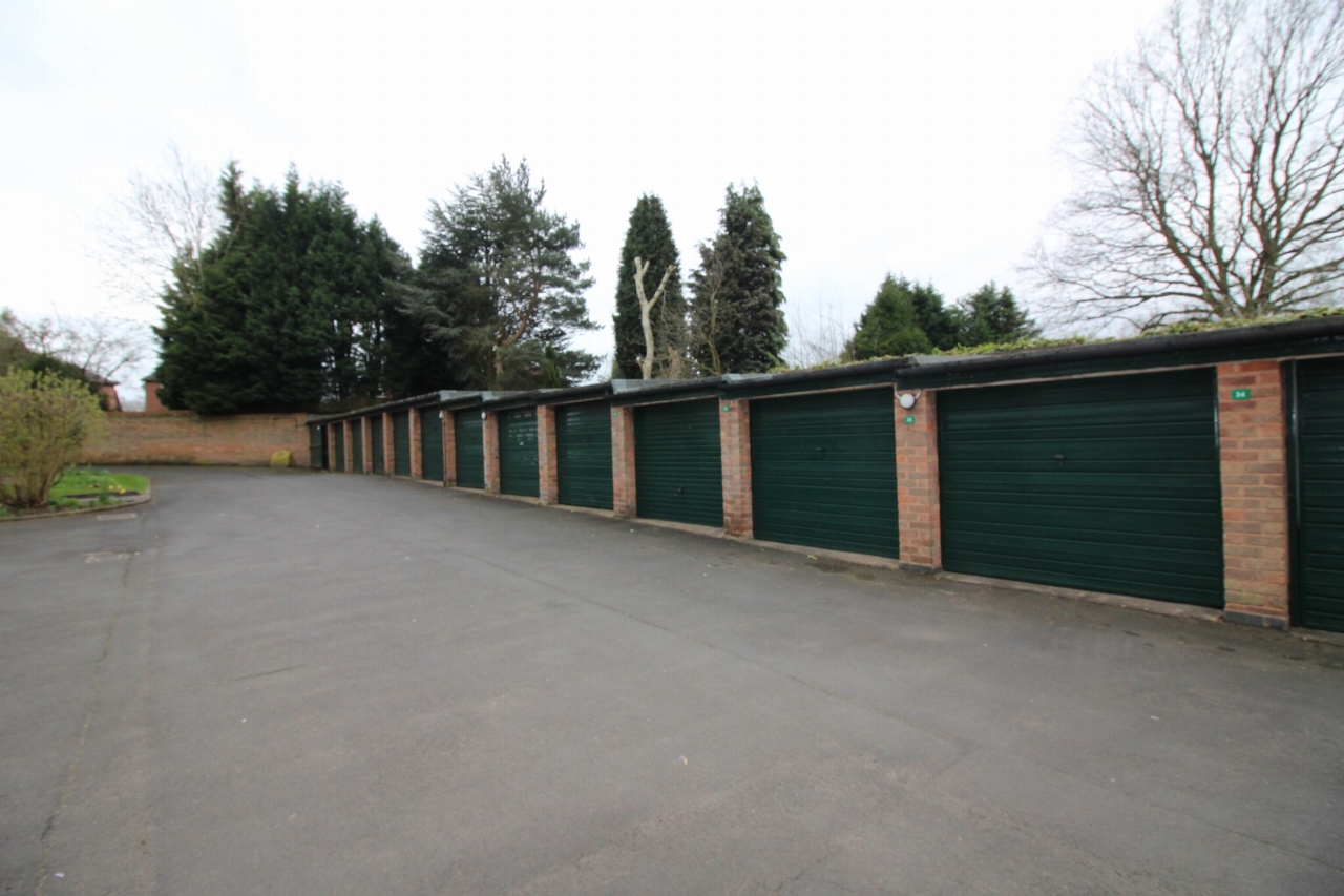 2 bedroom ground floor apartment SSTC in Solihull - photograph 9.