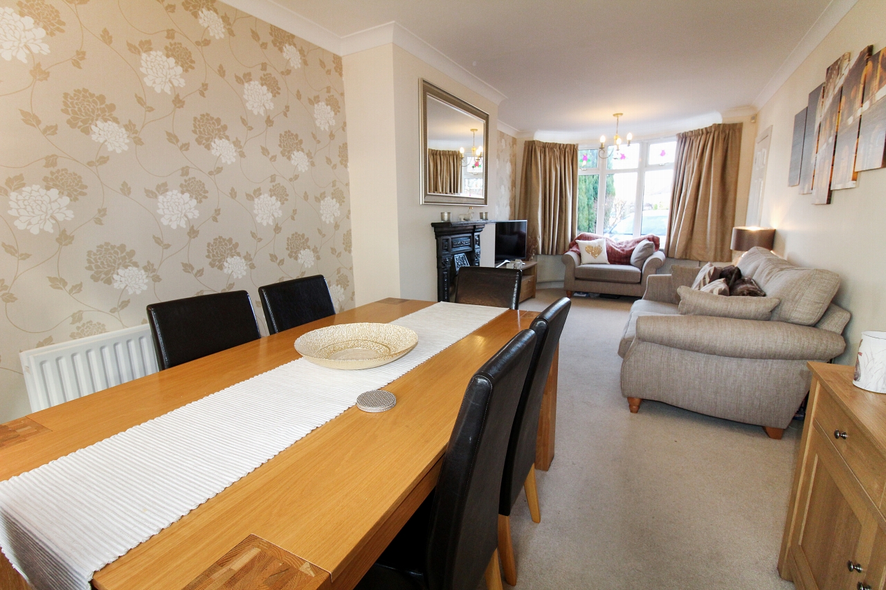 3 bedroom semi detached house SSTC in Solihull - photograph 4.