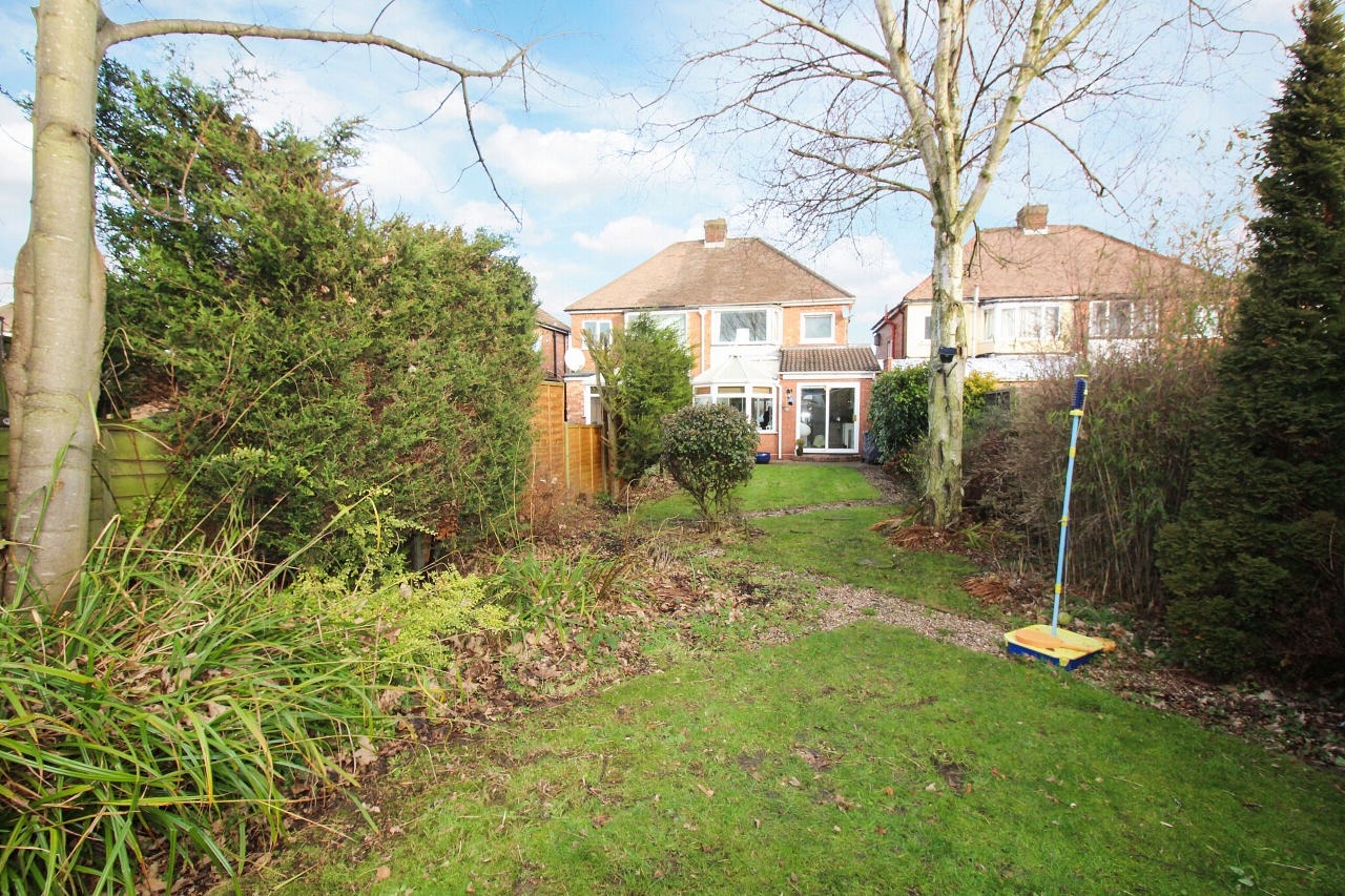 3 bedroom semi detached house SSTC in Solihull - photograph 14.