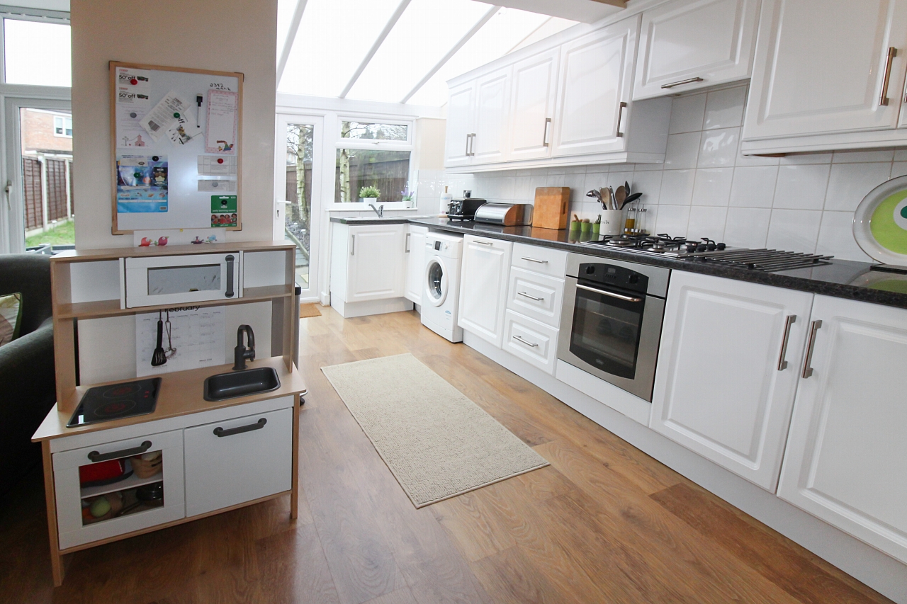 3 bedroom semi detached house SSTC in Birmingham - photograph 6.