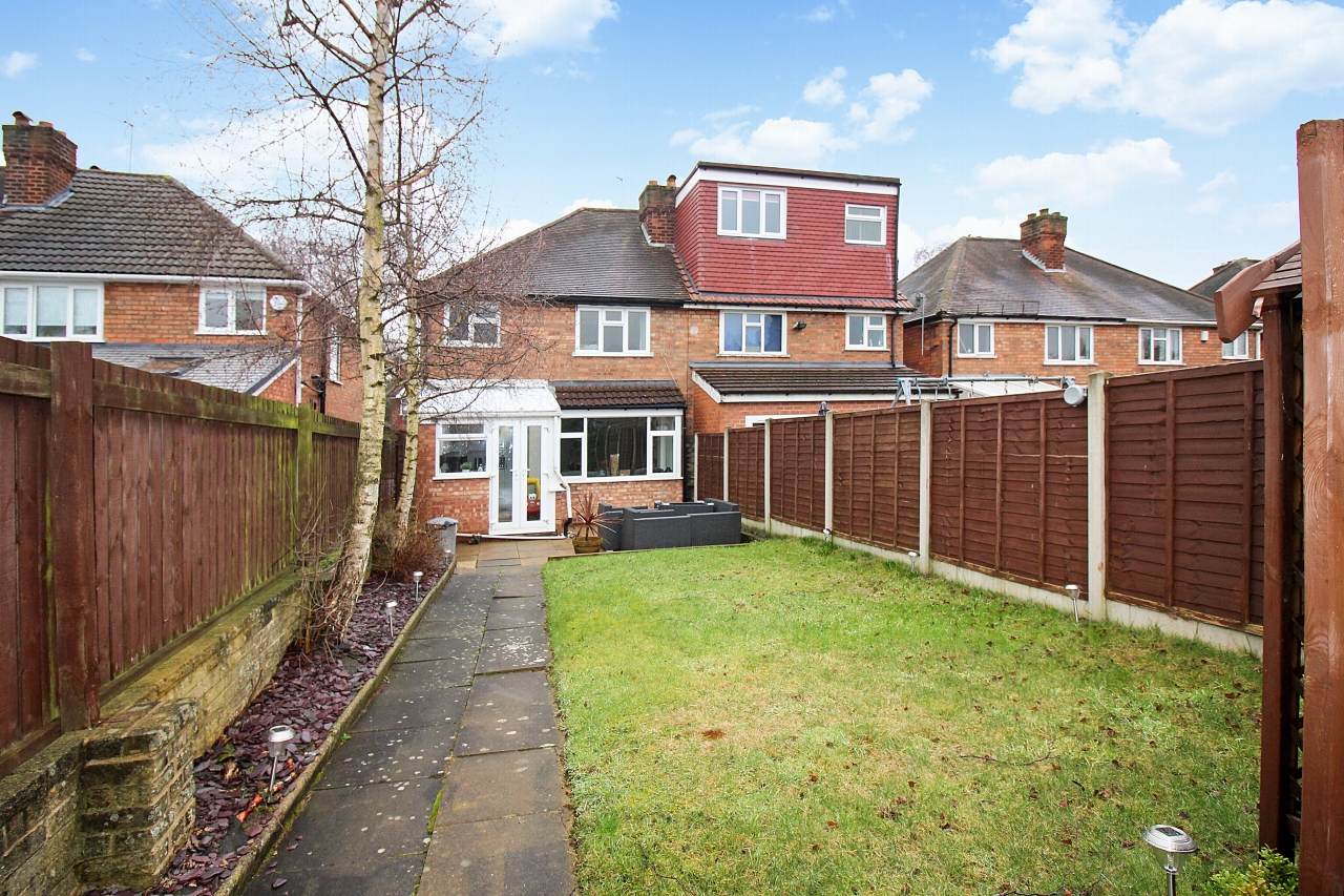 3 bedroom semi detached house SSTC in Birmingham - photograph 13.