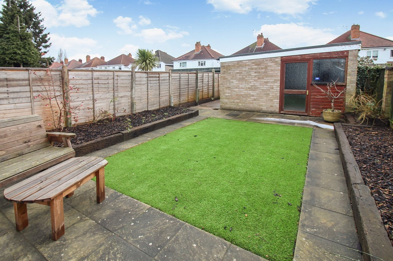 2 bedroom semi detached house SSTC in Solihull - photograph 7.