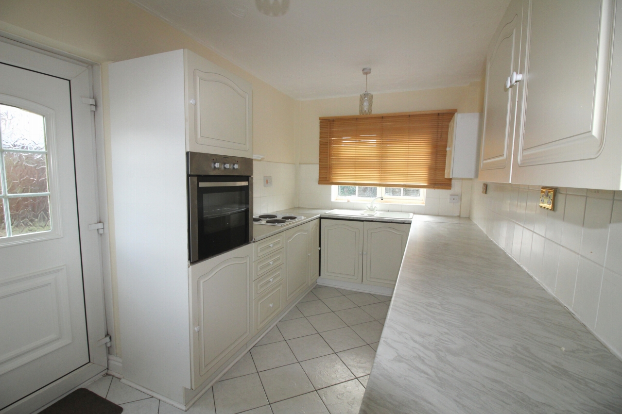 3 bedroom semi detached house SSTC in Solihull - photograph 4.