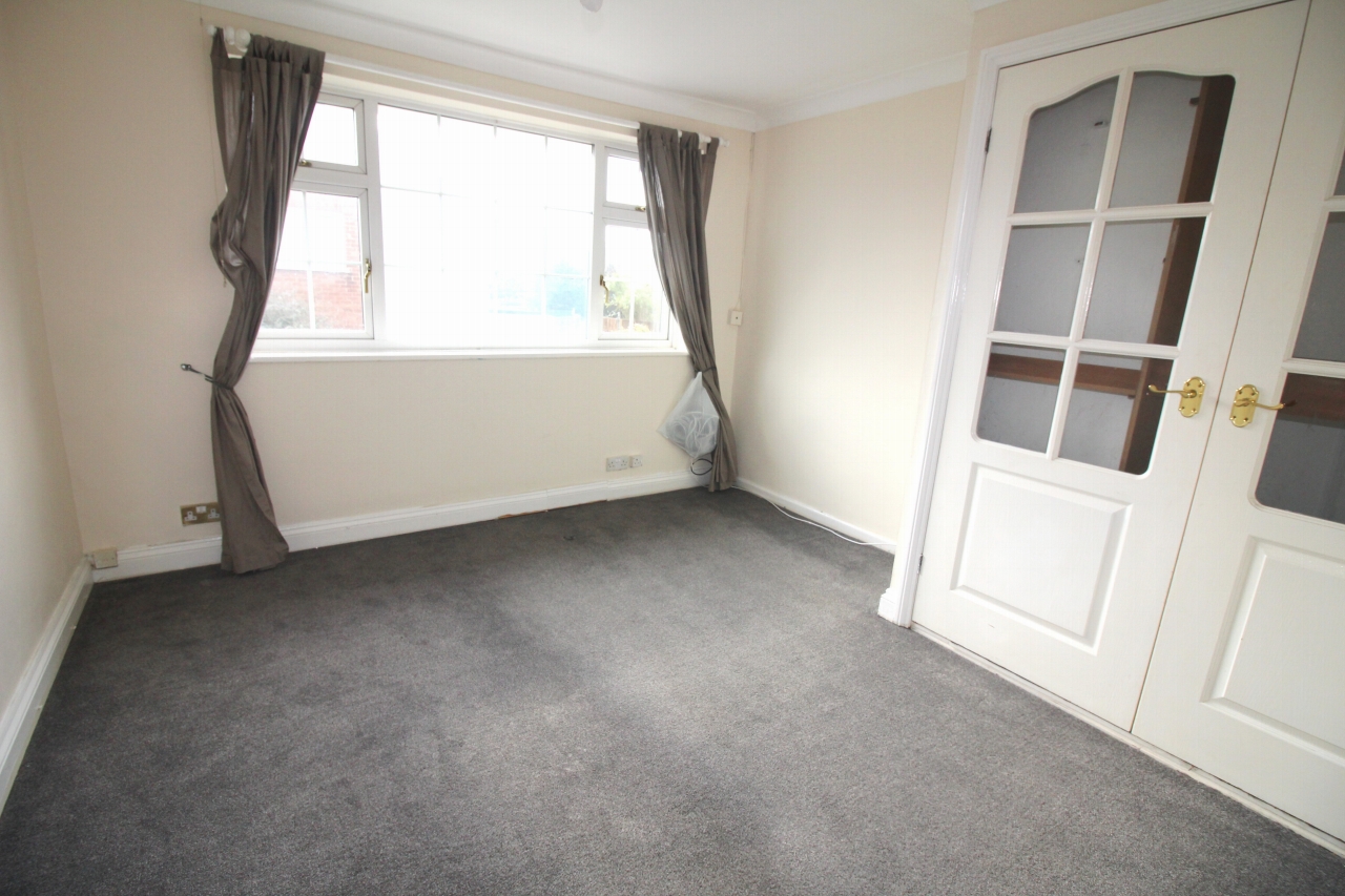 3 bedroom semi detached house SSTC in Solihull - photograph 6.