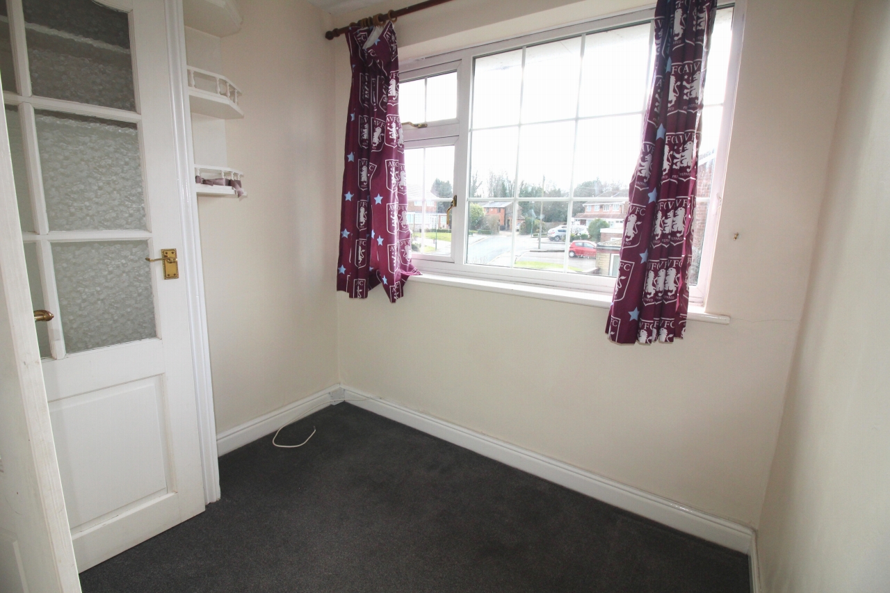 3 bedroom semi detached house SSTC in Solihull - photograph 8.