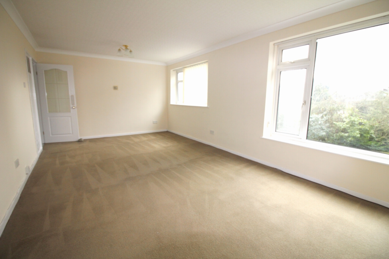 2 bedroom first floor apartment SSTC in Solihull - photograph 5.