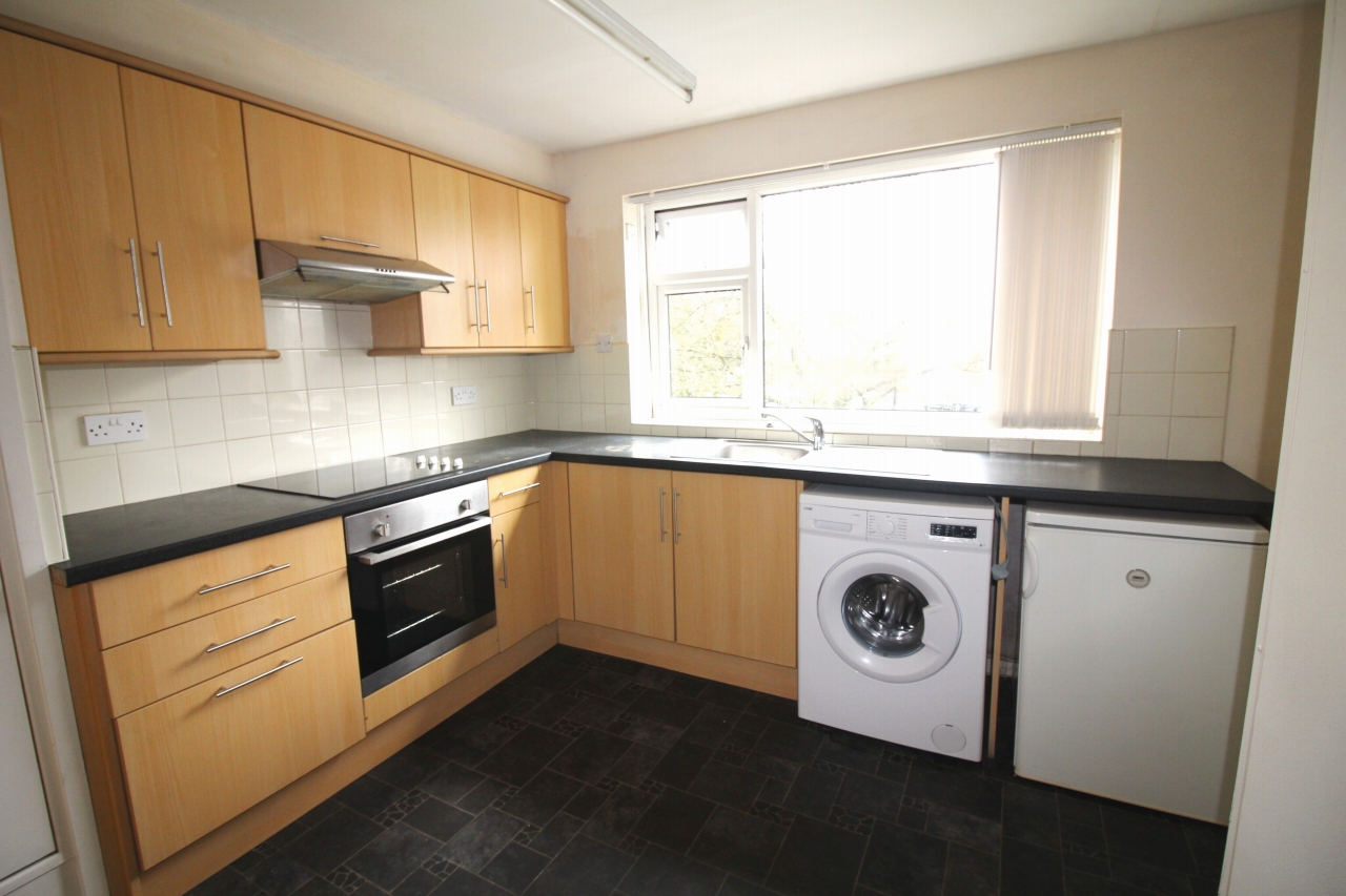 2 bedroom second floor apartment SSTC in Solihull - photograph 2.