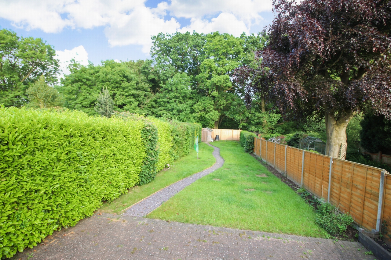 4 bedroom semi detached house SSTC in Solihull - photograph 7.