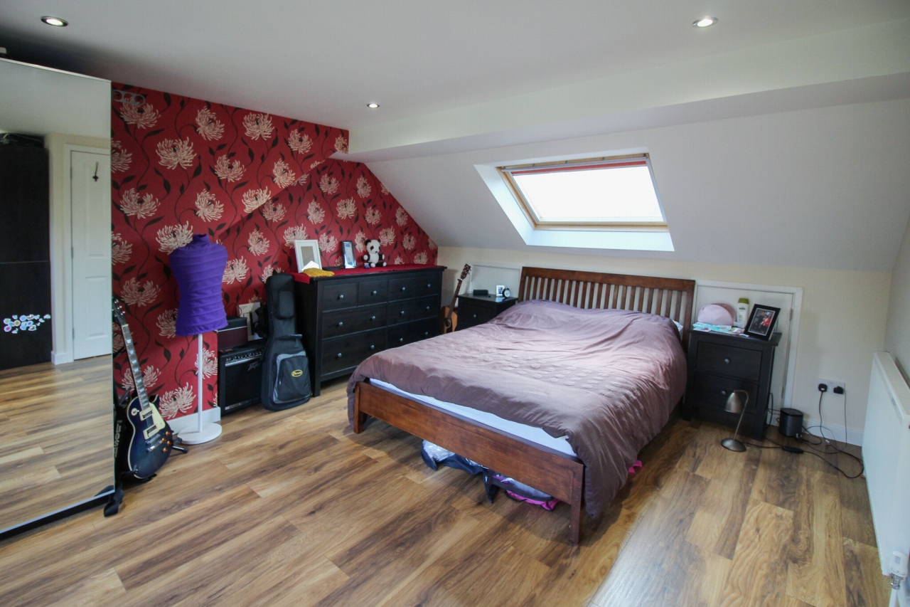 4 bedroom semi detached house SSTC in Solihull - photograph 9.