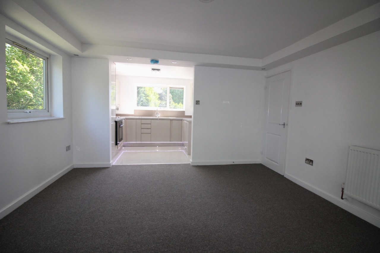 3 bedroom first floor apartment Application Made in Solihull - photograph 3.