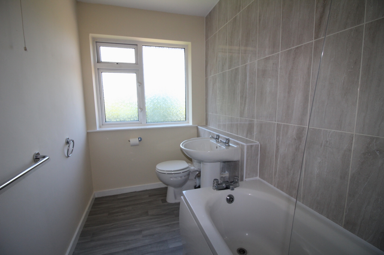 2 bedroom first floor apartment Application Made in Solihull - photograph 7.