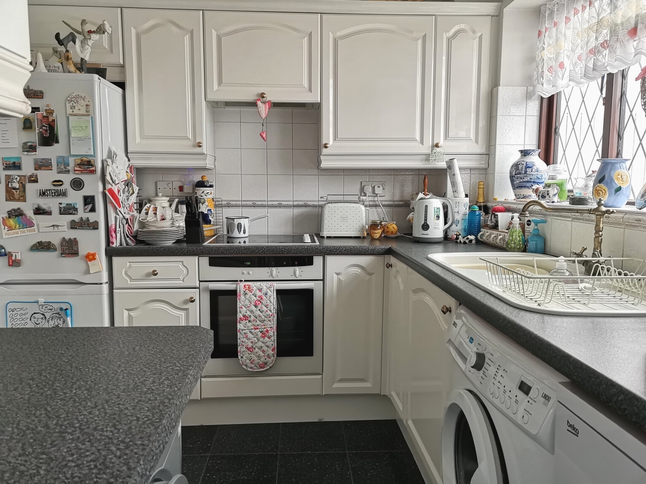 2 bedroom mid terraced house SSTC in Birmingham - photograph 6.