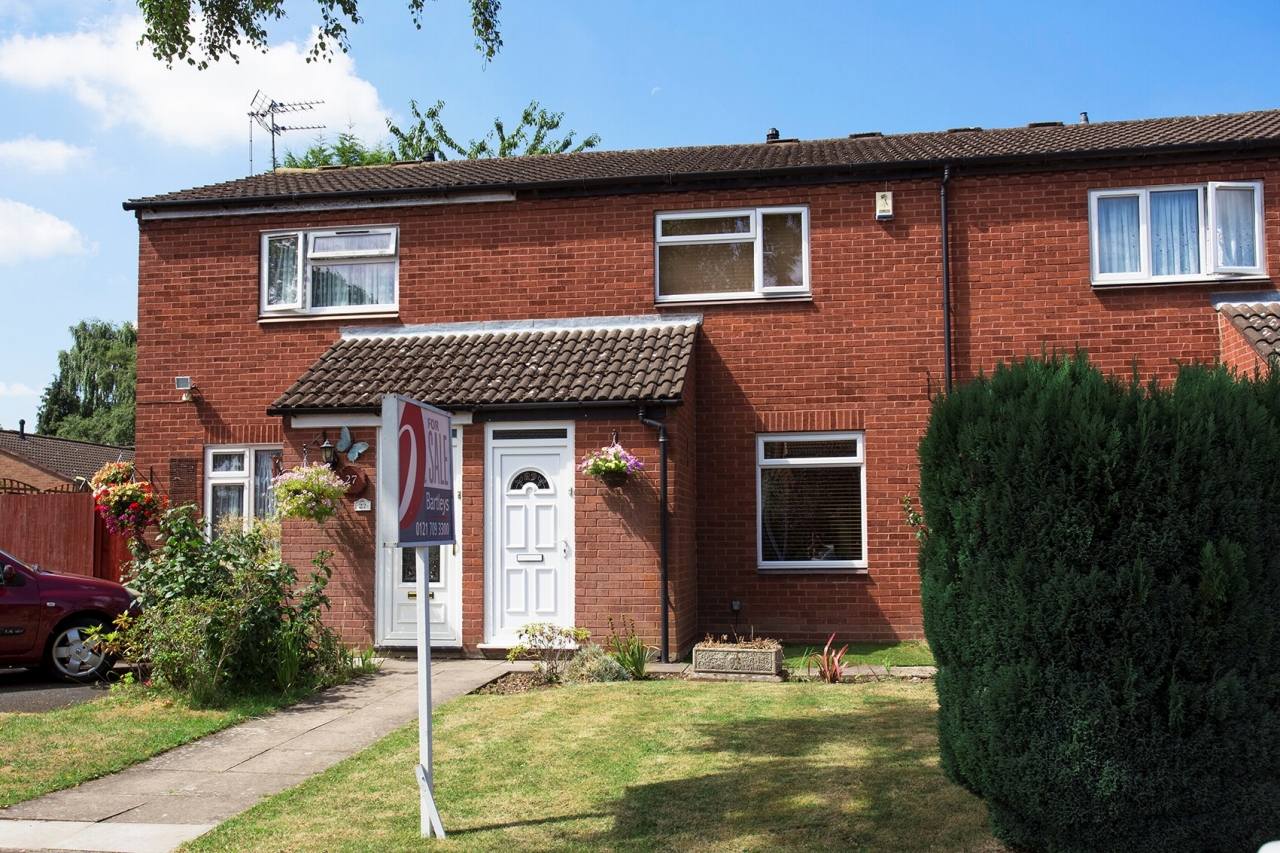 2 bedroom mid terraced house SSTC in Solihull - photograph 1.